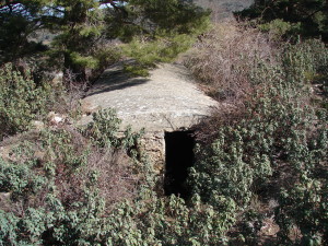 Hiking Madrid Bunker Cruz Gallega Entry